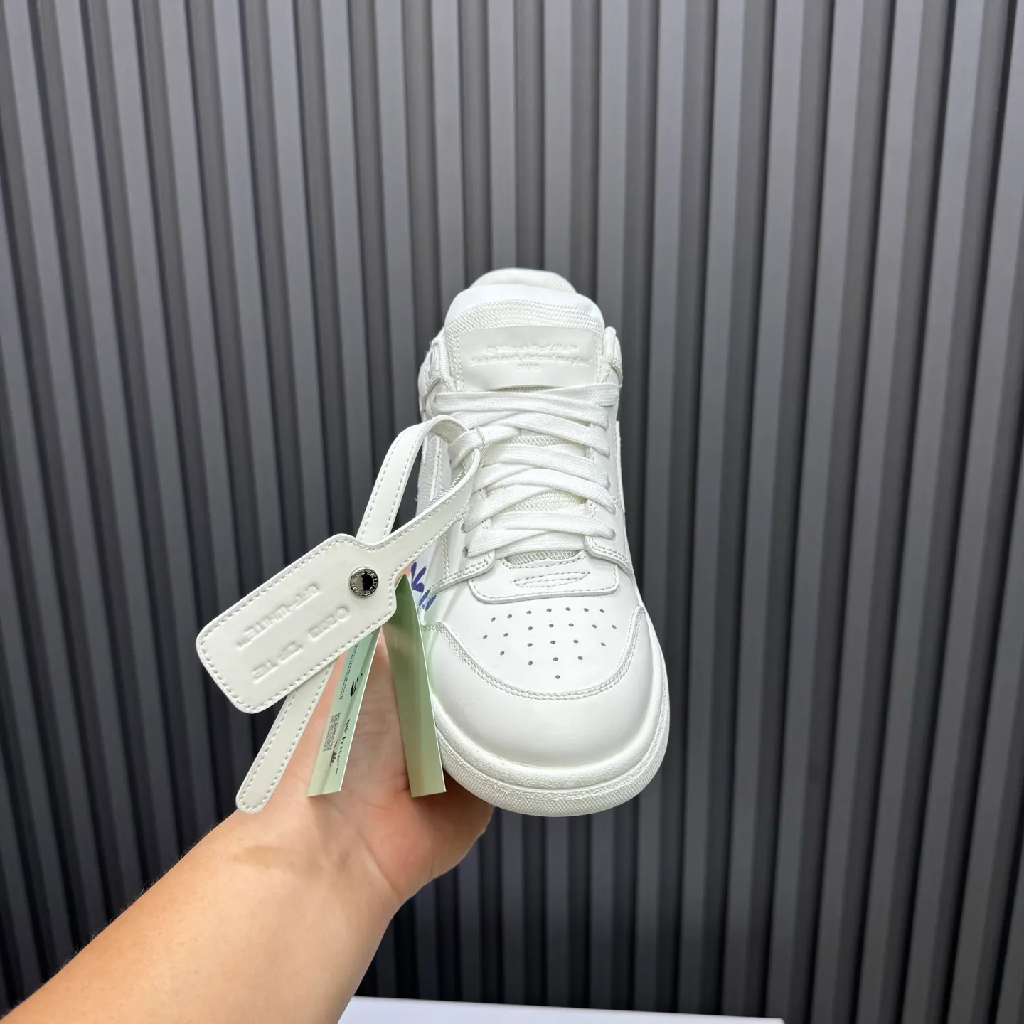 P620 OFF WHITE⚡️Couple model⚡️35-40 women’s model 39-46 men’s model